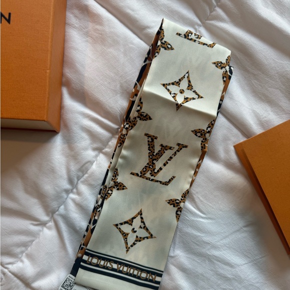 Louis Vuitton reversible jungle bandeau (rare) (twilly) - Picture 3 of 5